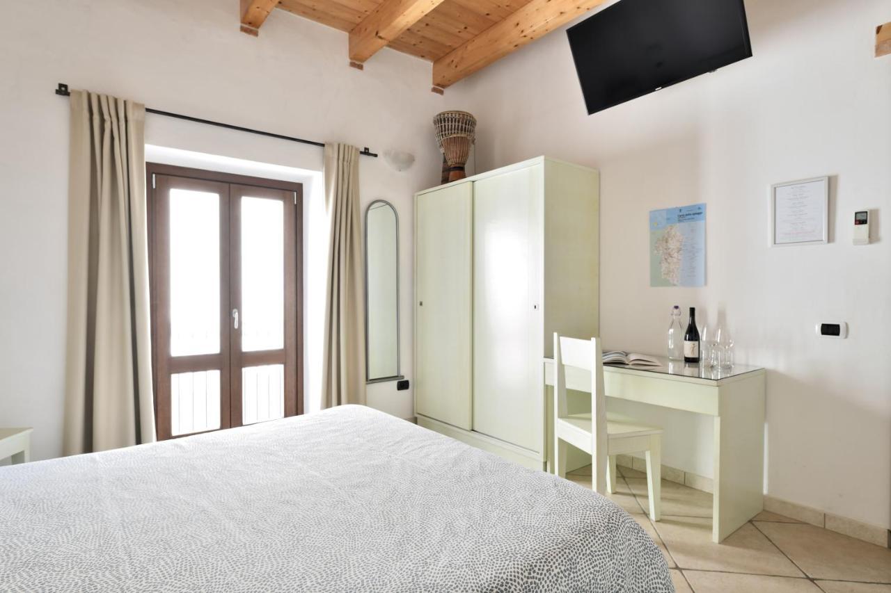 Al Vicoletto - Genuine Hospitality Bed & Breakfast Tortolì Dış mekan fotoğraf